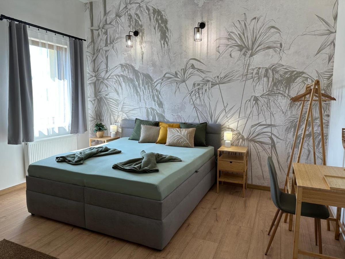 Green Apartment - City Centre - Main Square Liptovský Mikuláš Exterior foto